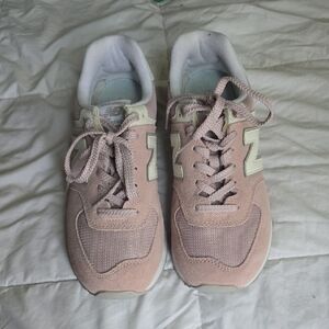 New Balance Pink Sneakers Suede Mesh Low-Top